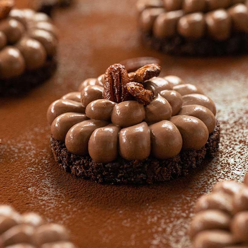 Tarte-au-chocolat-AOP-face-indiv-Nina-Metayer-2021-822